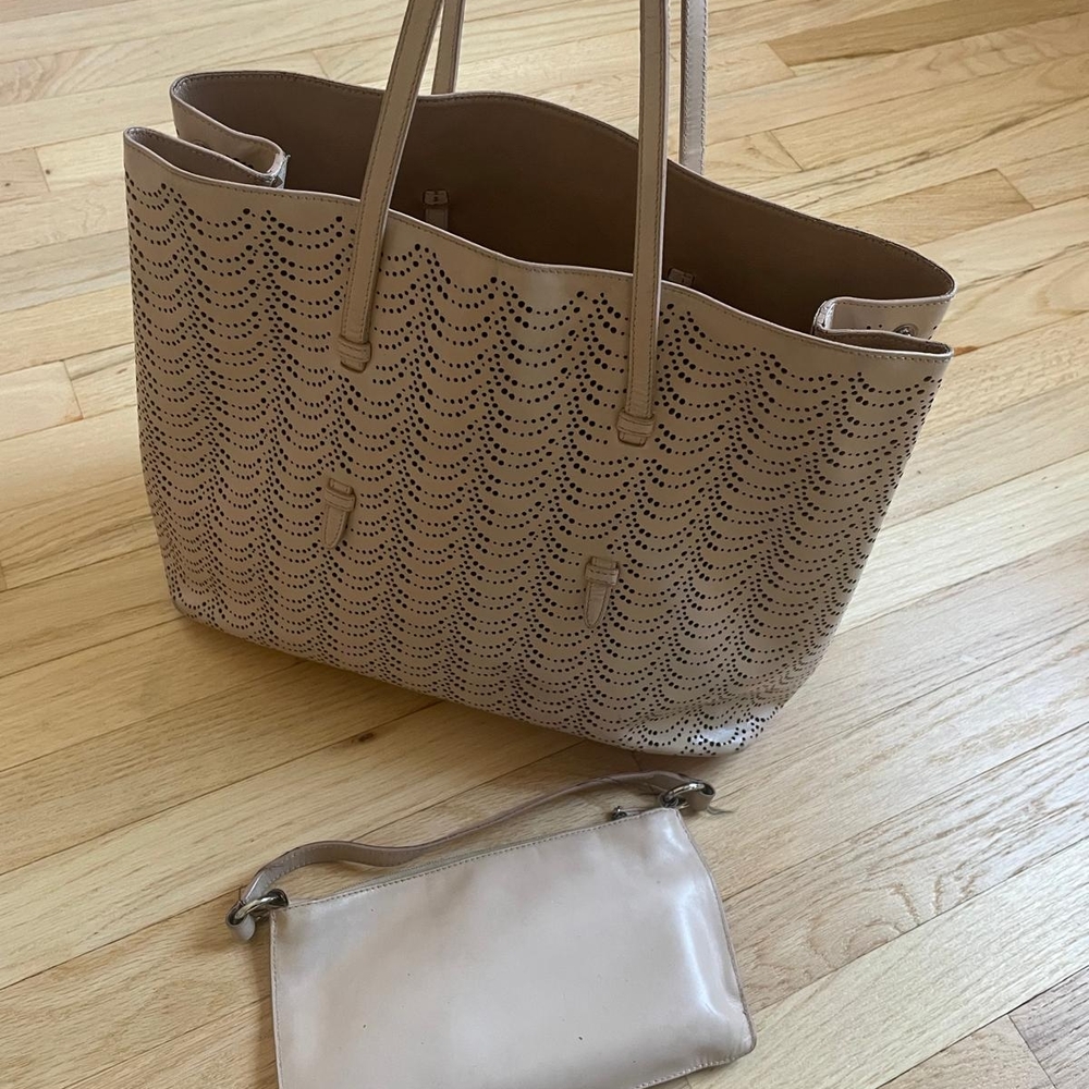 Alaïa Beige Laser-Cut Tote with Removable Pouch